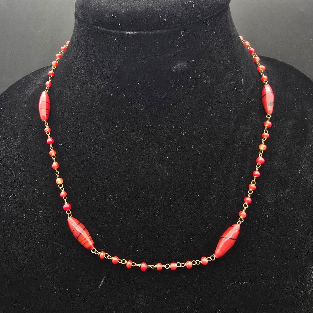 Red Black Glass Beaded Necklace Dainty Vintage Costume Jewelry
